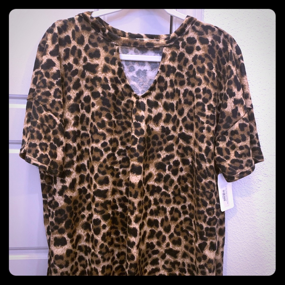 Leopard choker V-neck short sleeve top